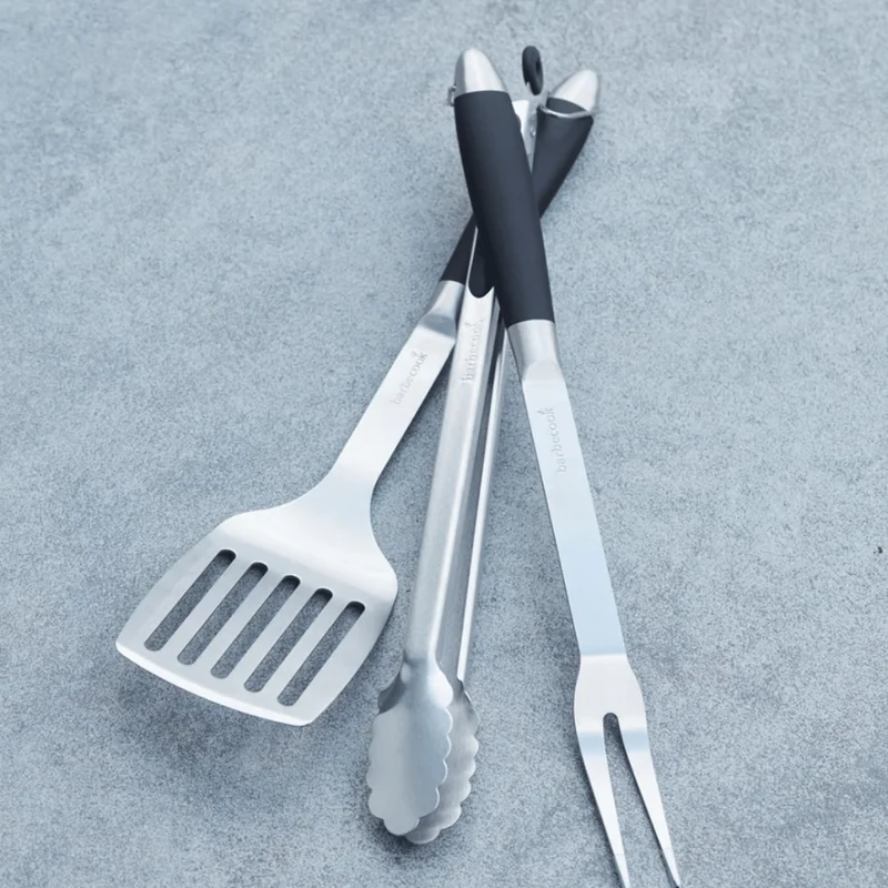 SET BBQ PEPE NERO CON FORCHETTONE, PINZA E SPATOLA