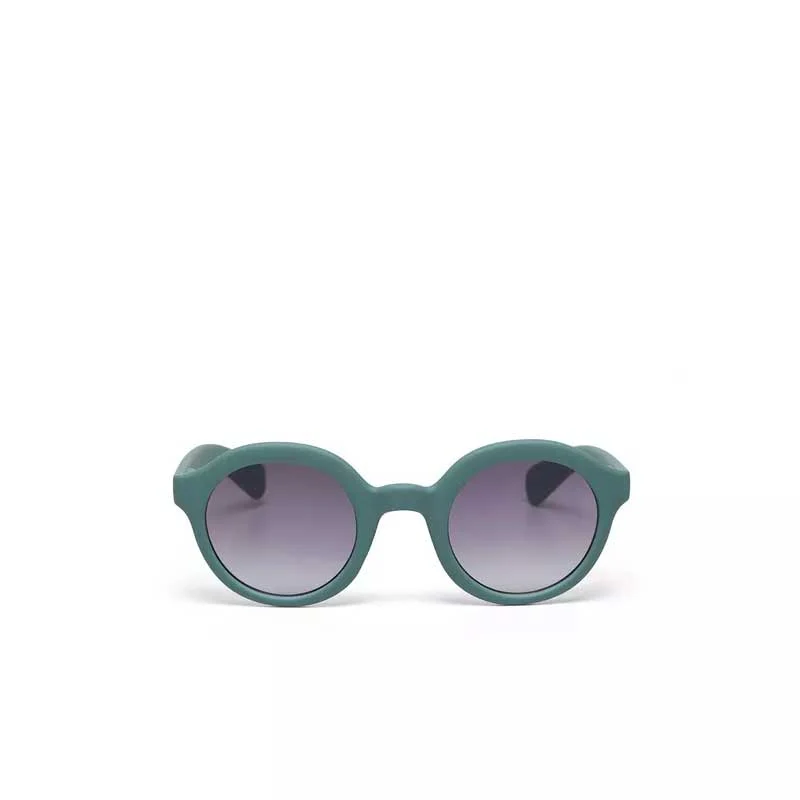 OCCHIALE DA SOLE MODELLO LAURO ROUND COLORE GREEN SAGE LENTI NERO GRADIENTE OKKIA