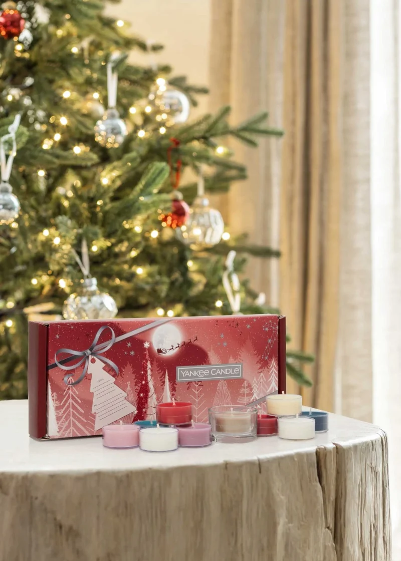 CONFEZIONE REGALO NATALIZIA CON 10 LUMINI TEALIGHT E 1 PORTA CANDELA
