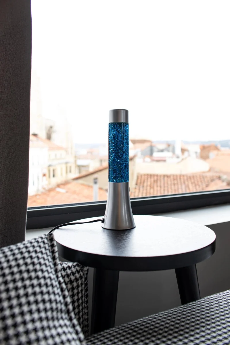 LAMPADA LAVA LAMP BLU GLITTER E BASE ARGENTO H30CM