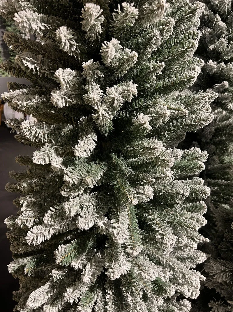 ALBERO DI NATALE 210CM SLIM TOSCANA INNEVATO